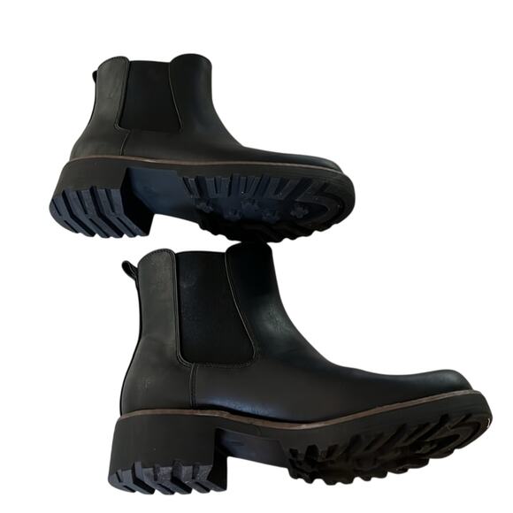 Universal Thread Womens Size 9 Black Chunky Heel Ankle Boot Slip On Faux Leather - Picture 4 of 8